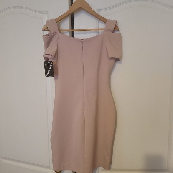 Beautiful off the shoulder cocktail dress - Picture 5 of 5